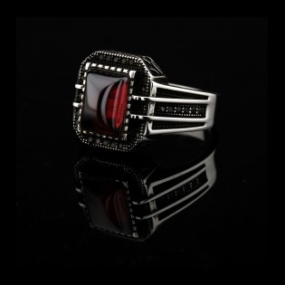 Erkek Gümüş Kırmızı Taşlı Zirkon Detaylı Kare Yüzük