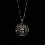 Mitolojik Medusa Başlı Oksitli Gümüş Kolye - Güç ve Koruma Sembolü