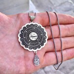 Kişiye Özel Nazar Duaları  Yazılı Damla Figürlü Gümüş Madalyon Kolye