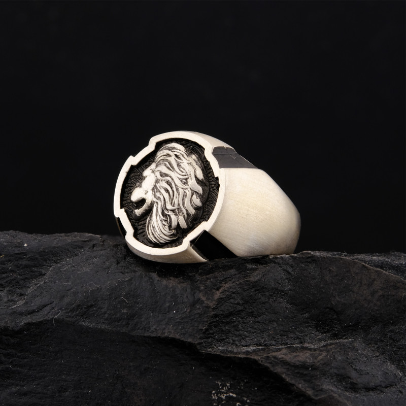 925 Ayar Gümüş Aslan Figürlü Erkek Yüzük – Güç ve Asalet Sembolü