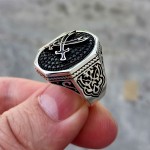 925 Ayar Gümüş Zülfikar İşlemeli Mikro Taşlı Erkek Yüzük