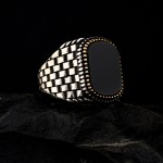 925 Ayar Gümüş Siyah Oniks Taşlı Saat Kordonu Desenli Erkek Yüzük – Modern Tasarım