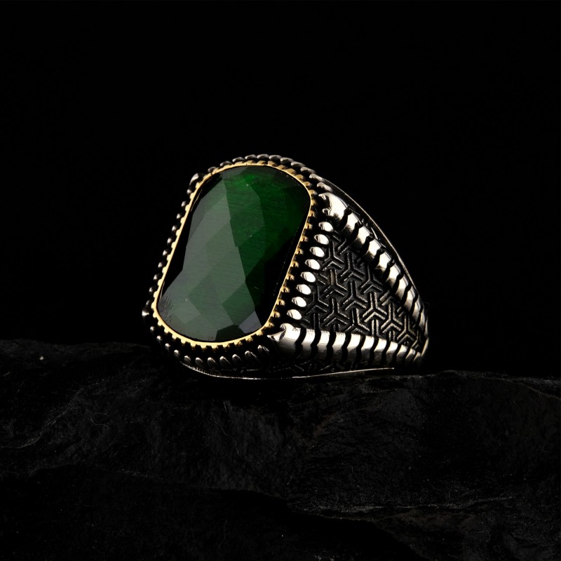 925 K Silver Green Faset Stone-set Men's Ring Authentic & Elegant Design