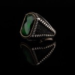 925 Ayar Gümüş Yeşil Faset Taşlı Erkek Yüzük – Otantik ve Şık Tasarım
