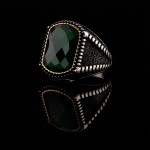 925 Ayar Gümüş Yeşil Faset Taşlı Erkek Yüzük – Otantik ve Şık Tasarım